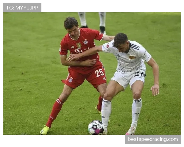 美因茨VS汉堡:主队主场三连胜迎战客场乏力对手,保级压力成关键因素 美因茨VS汉堡:主队主场三连胜迎战客场乏力对手,保级压力成关键因素