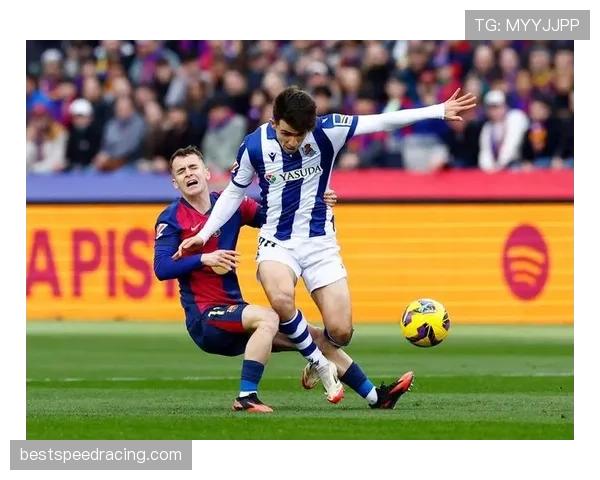 西甲第29轮：皇马3-1客胜巴萨，贝林厄姆制胜球助白衣军团登顶